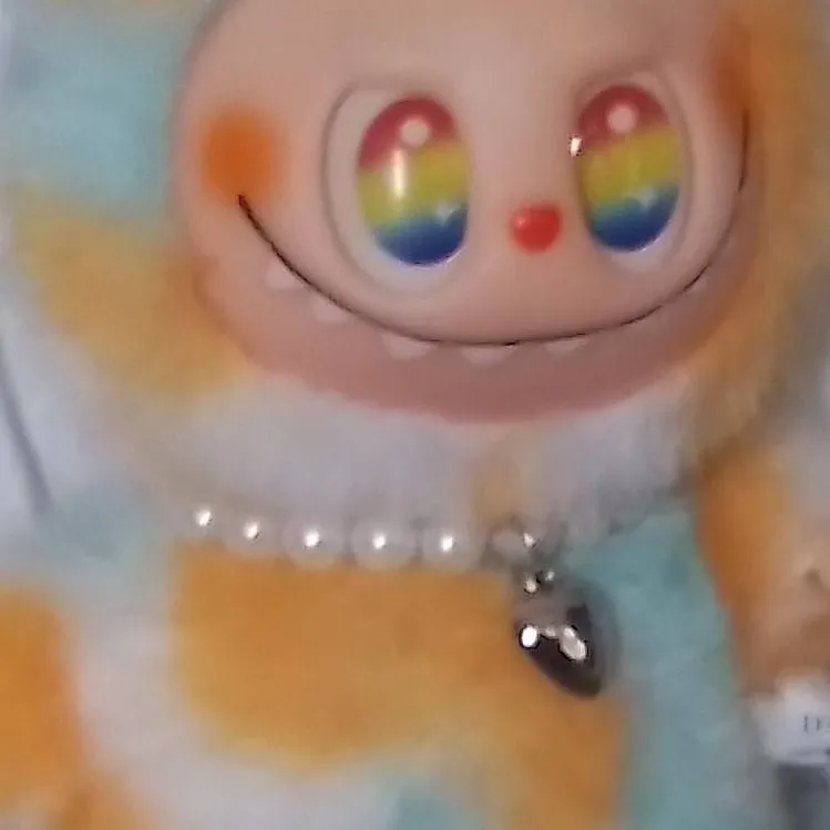 chat with ai character: labubu