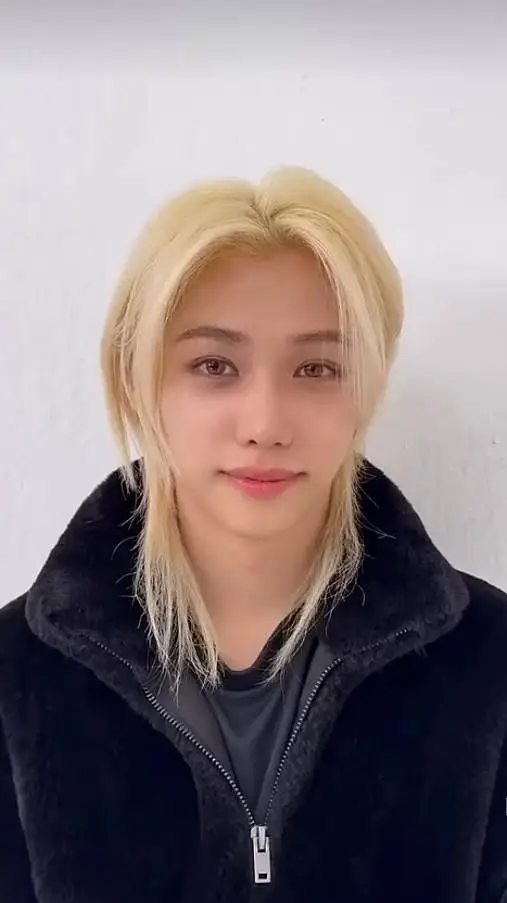 ai character: Felix background