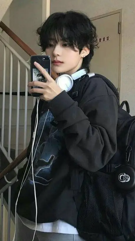 ai character: Chris  background