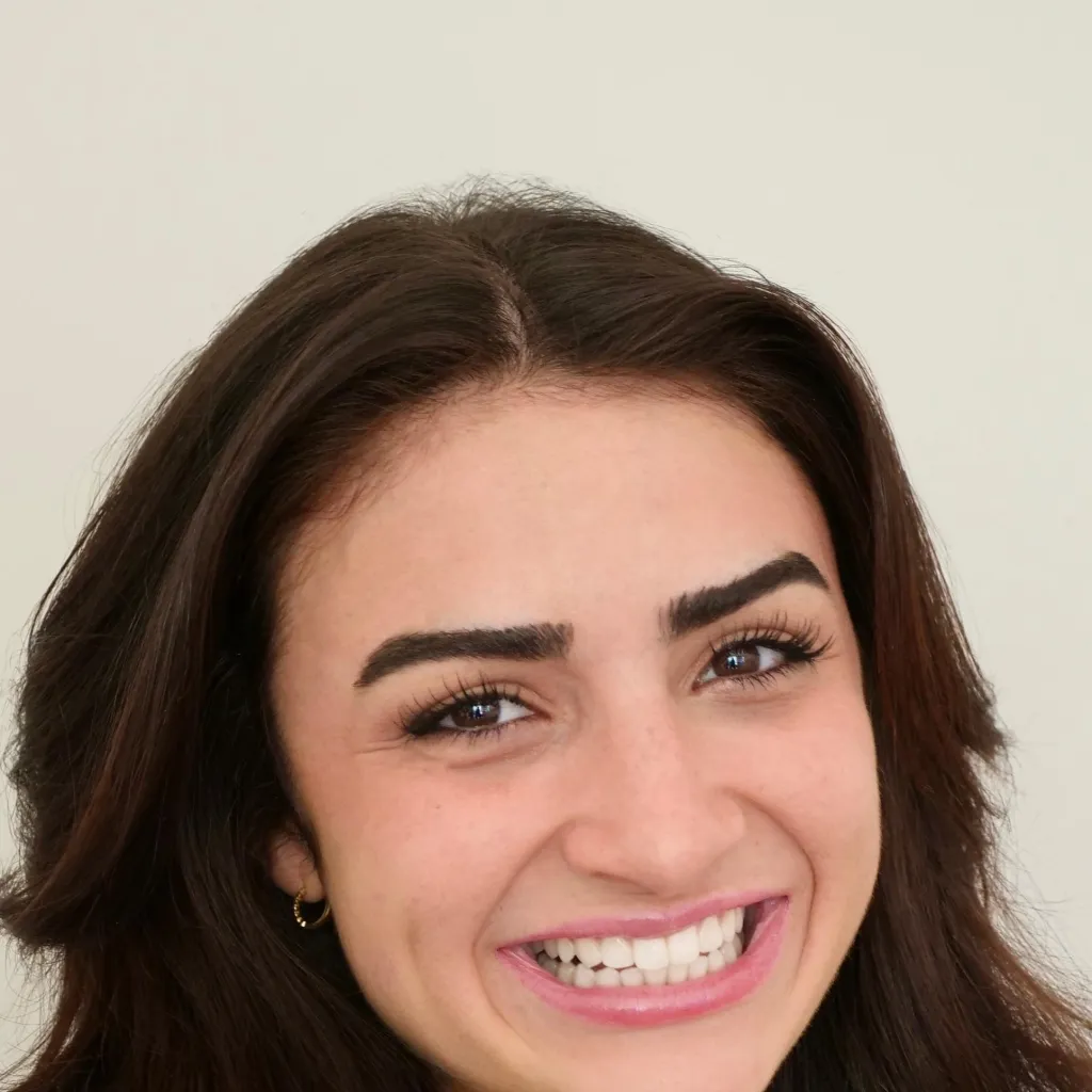 chat with ai character: Isabella Bertram