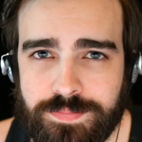 chat with ai character: Darkviperau