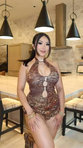 ai character: Rachel Villa background