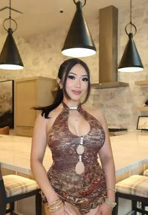 chat with ai character: Rachel Villa