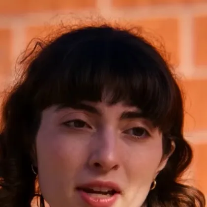 chat with ai character: Vegan Worker