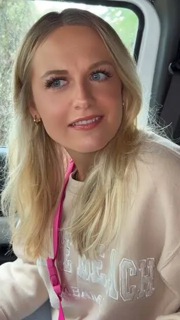 ai character: Snowwolf Jku background