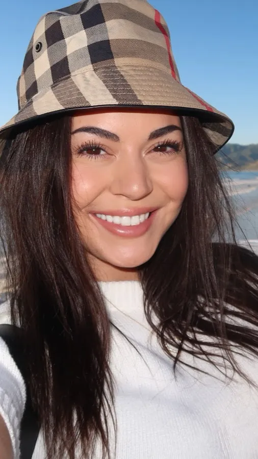 Talkie AI - Chat with Steph Pappas