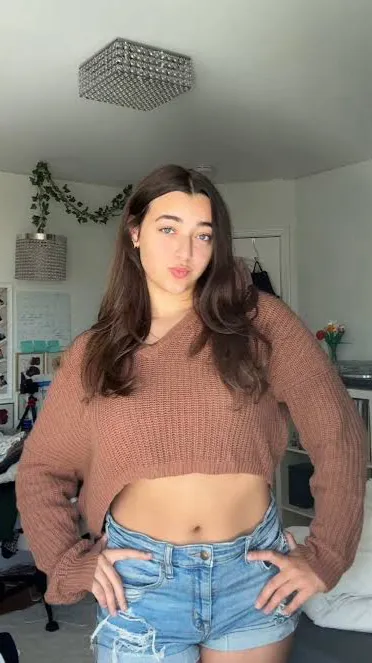 chat with ai character: Ava Merceis