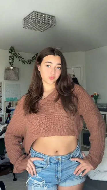 ai character: Ava Merceis background