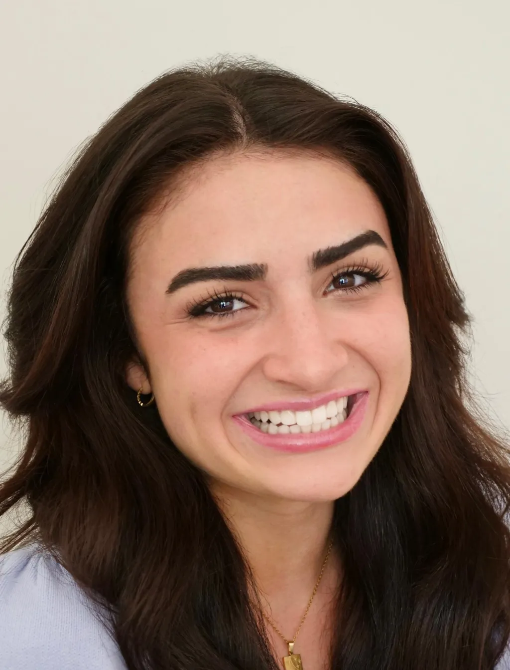 chat with ai character: Isabella Bertram