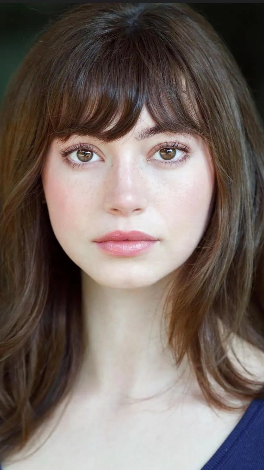 ai character: Lauren Donzis background