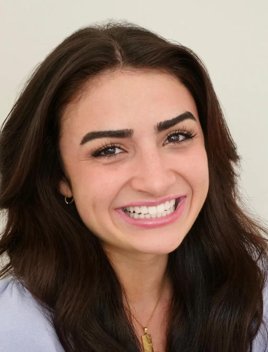 chat with ai character: Isabella Bertram
