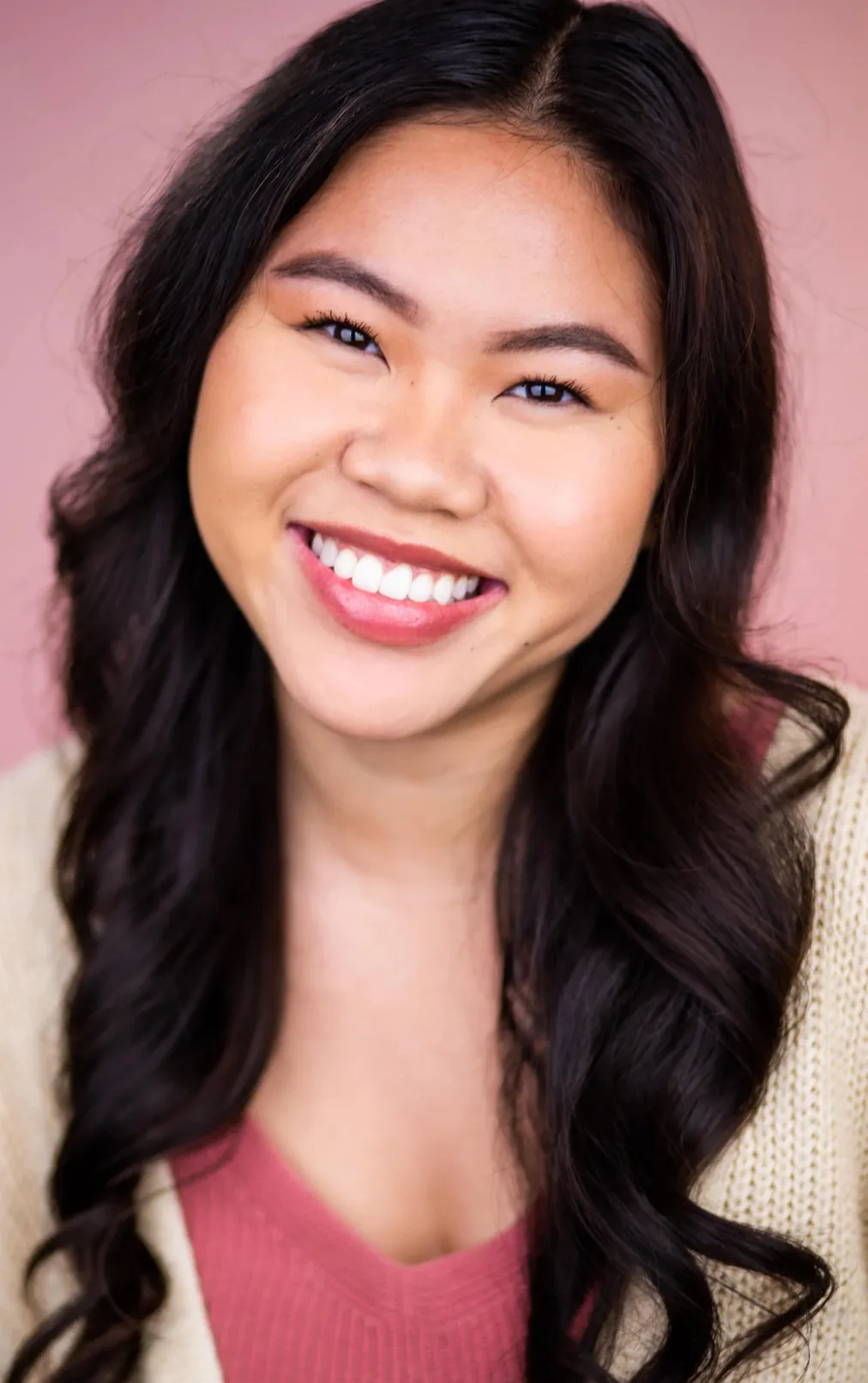 chat with ai character: Sheila Du