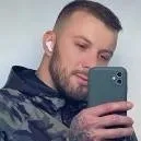 chat with ai character: Leon