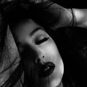 chat with ai character: Luna