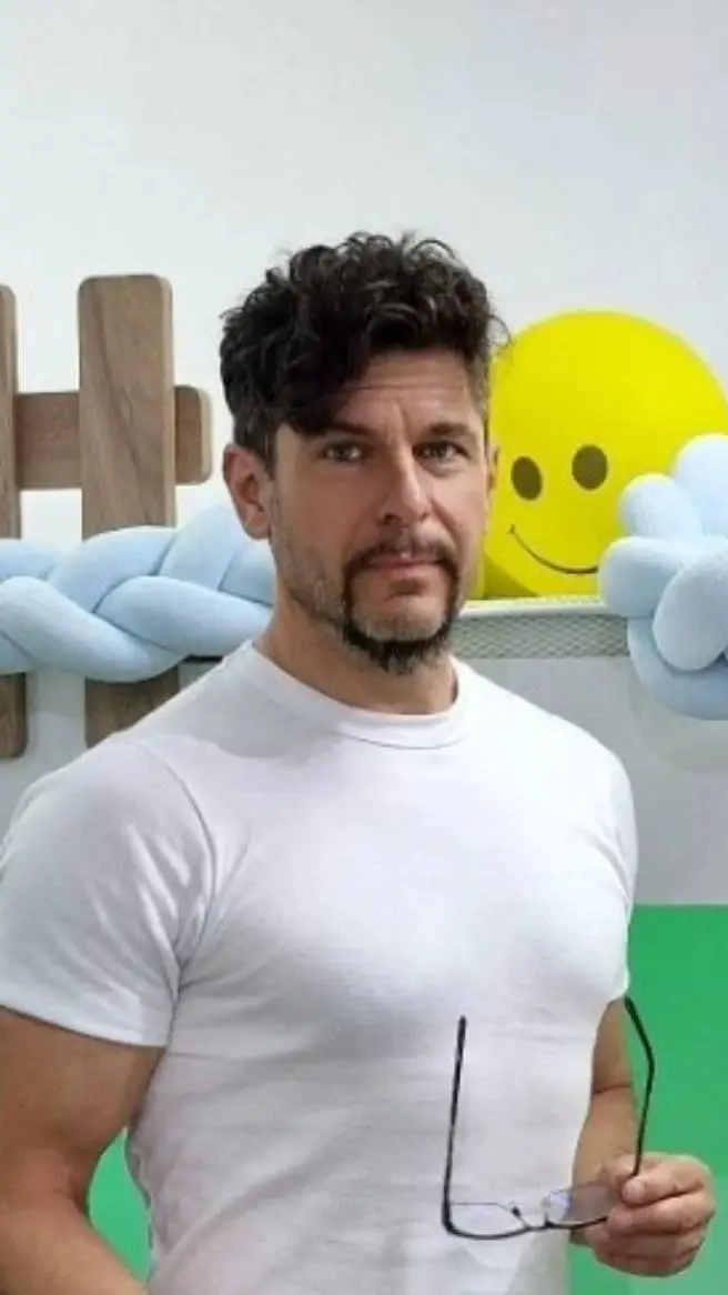 ai character: SASH background