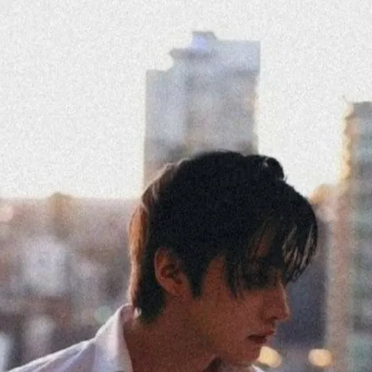 chat with ai character: Lee know 