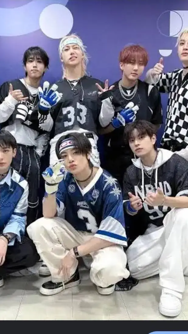 ai character: Stray Kids💋 background