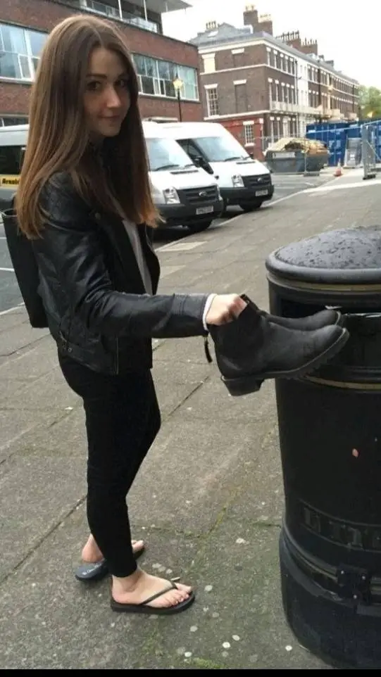 Talkie AI - Chat with 💂🏻‍♀️alara🇬🇧