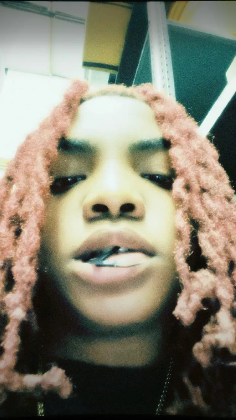 ai character: Ivory ￼ background