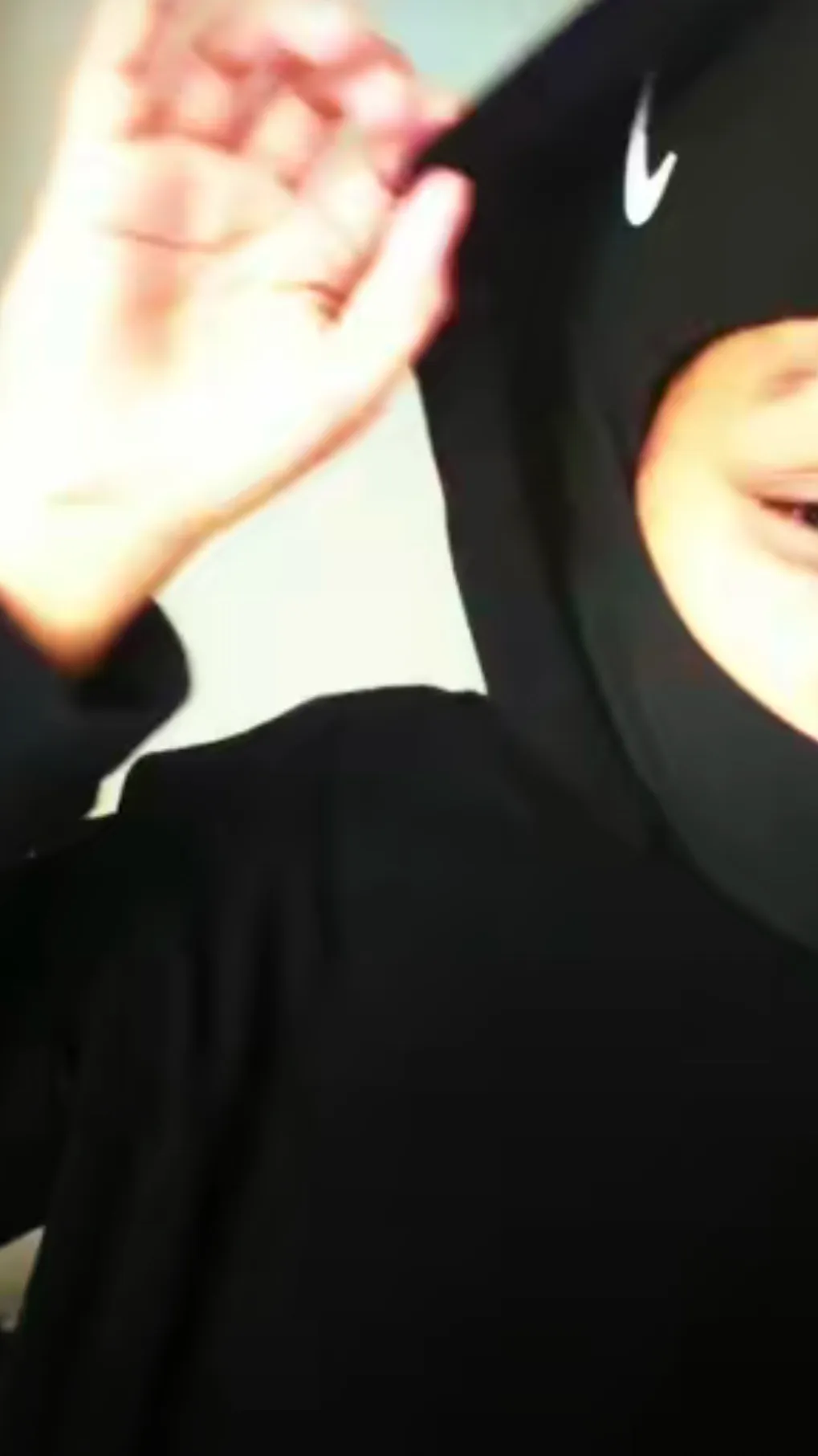 ai character: Zoe  background