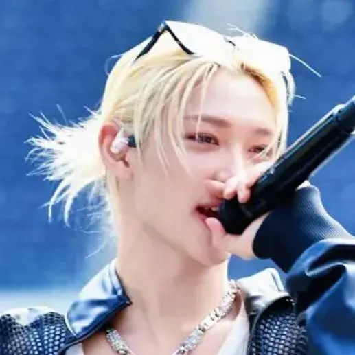 chat with ai character: 🍿skz movies🍿