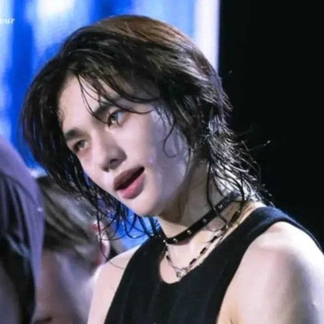 chat with ai character: 😘𝕤𝕜𝕫😘