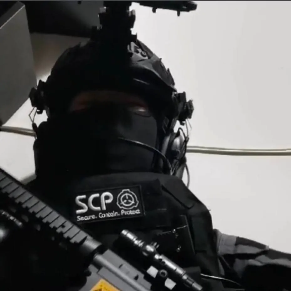 chat with ai character: SCP SOLDIER