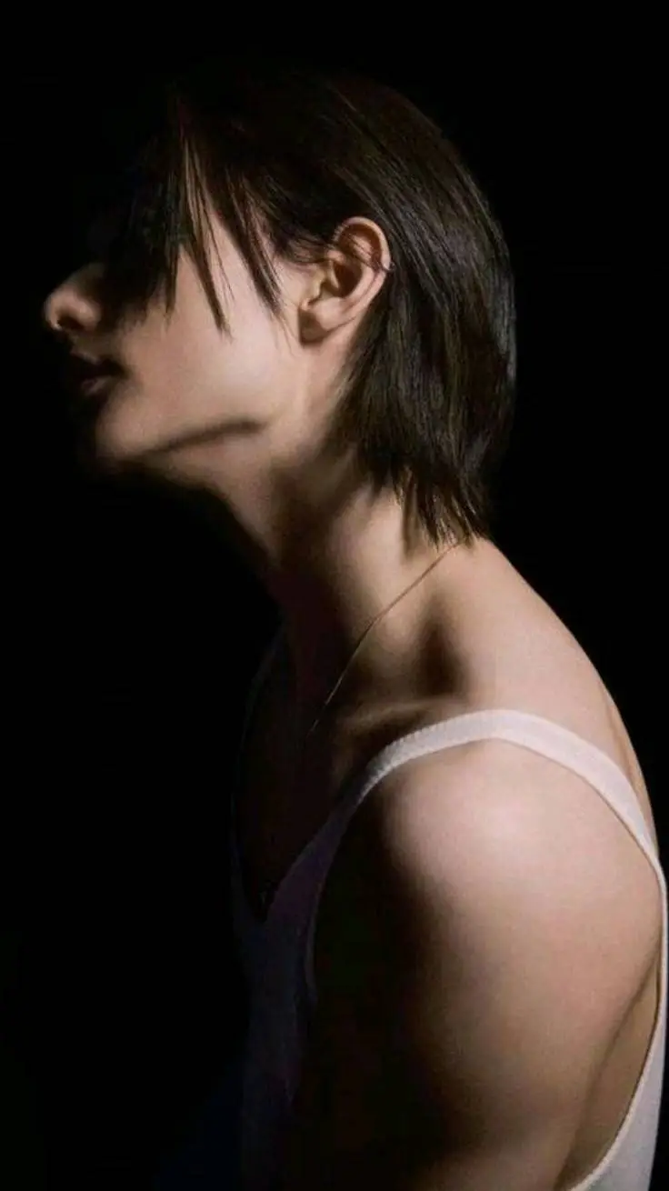 ai character: 🍥Hyunjin🍥 background