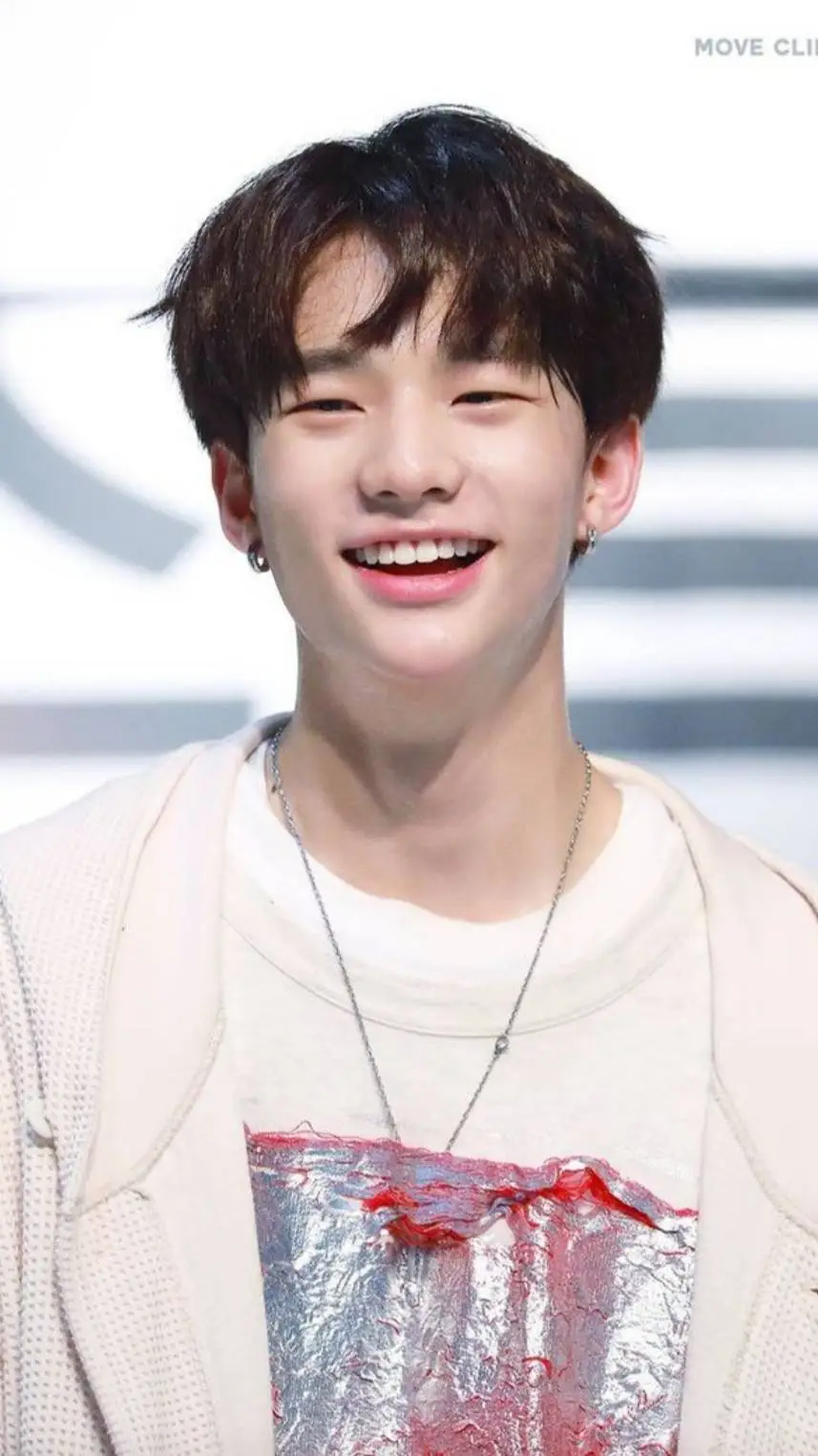 ai character: Hyunjinnn background