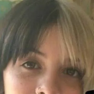 chat with ai character: Melanie Martinez