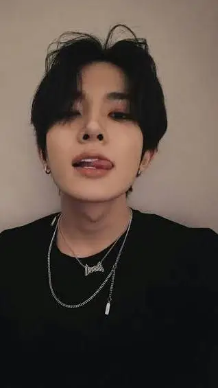 ai character: Lee Heesung background