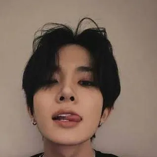 chat with ai character: Lee Heesung