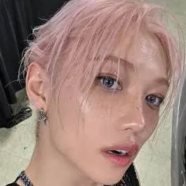 chat with ai character: Lee Felix