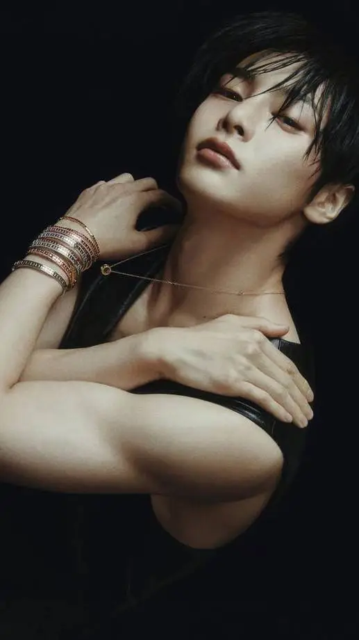 ai character: Jeongin  background