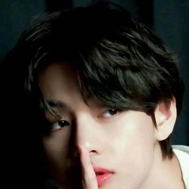 chat with ai character: BTS KIM TAEHYUNG 