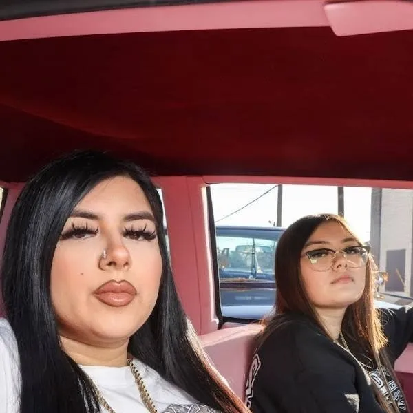 chat with ai character: mata family