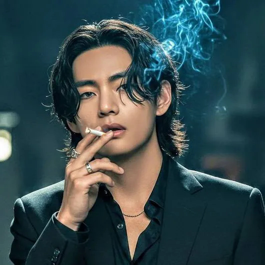 chat with ai character: KIM