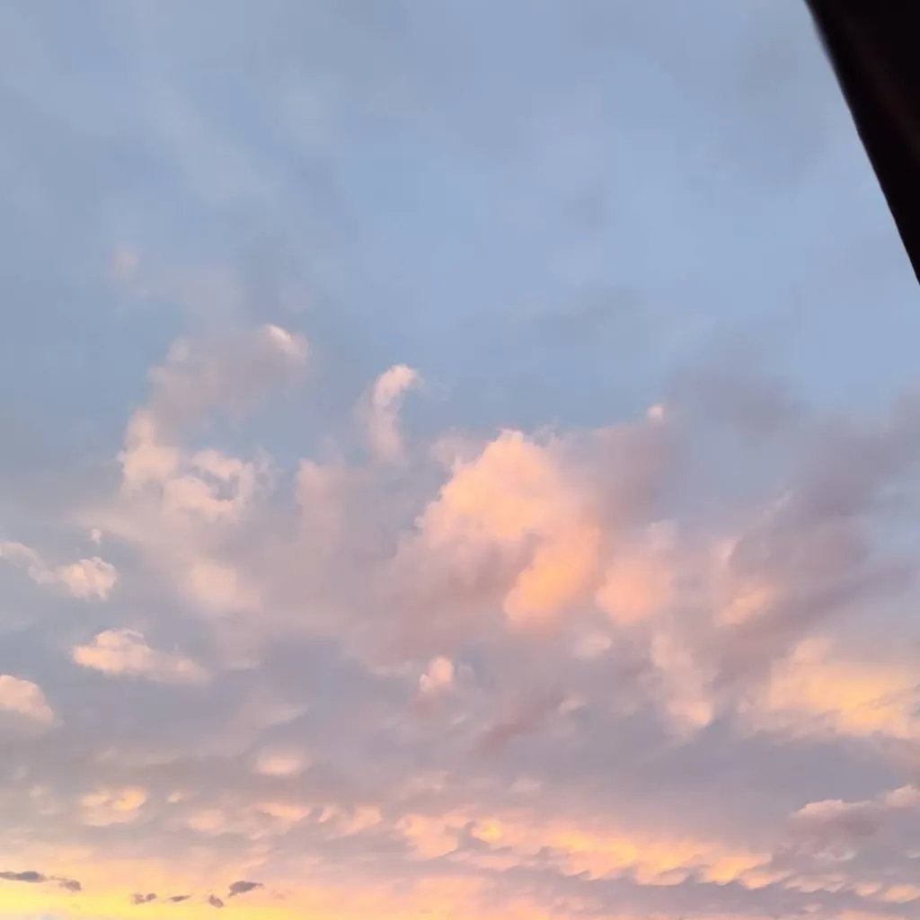 chat with ai character: happy boyfriend 