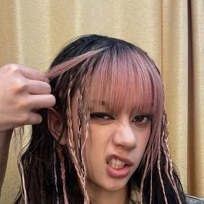 chat with ai character: Megan