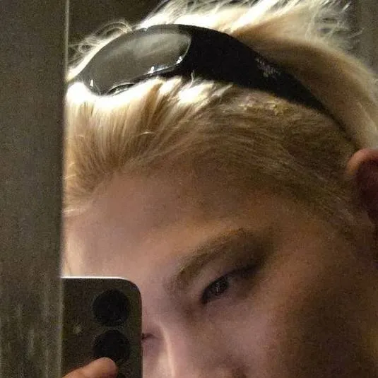 chat with ai character: Nishimura Riki 