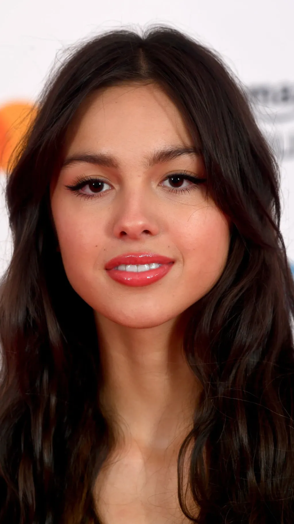 ai character: Olivia Rodrigo!!!! background