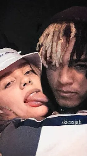 ai character: Jahseh x Billie  background