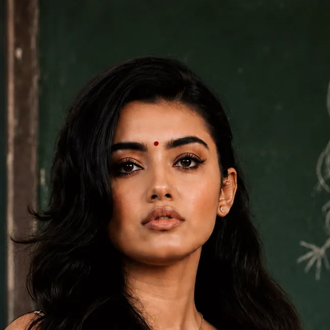 chat with ai character: Malvika Mam📕