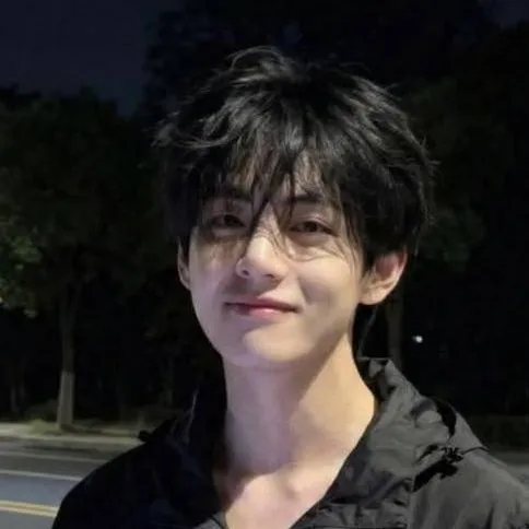 chat with ai character: Taehyung Kim 
