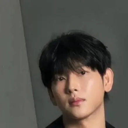 chat with ai character: lee-miyon*nn lembr