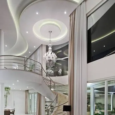 chat with ai character: diseña tu supertj