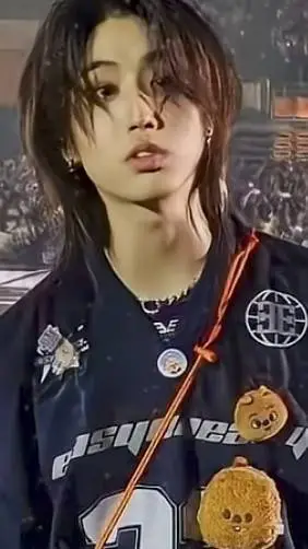 ai character: han jisung  background