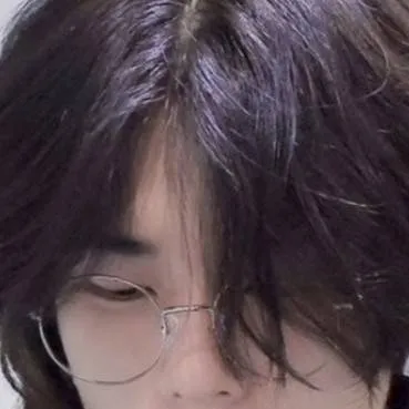 chat with ai character: hyunjin