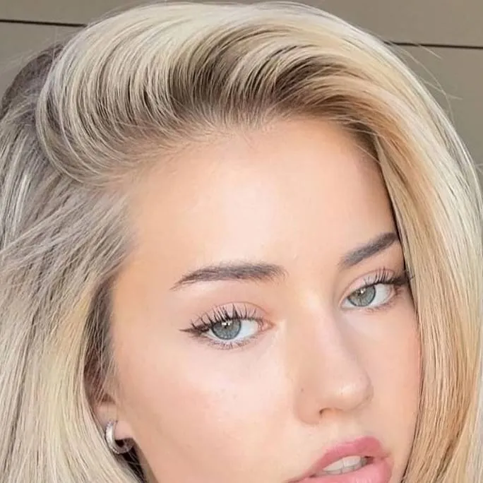 chat with ai character: Tatiana kaer