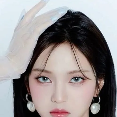 chat with ai character: CHIQUITA 